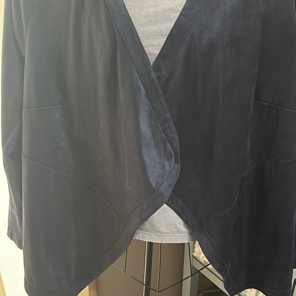 Unique Winged Open Front J.Jill Navy Blazer - Picture 3 of 12